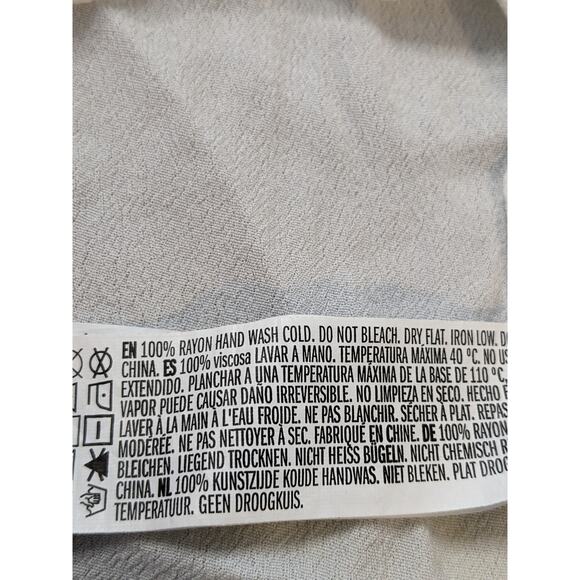 Forever 21 Cropped Top Medium White Sheer Button Up Collared Centre Seam Layer - Picture 4 of 10